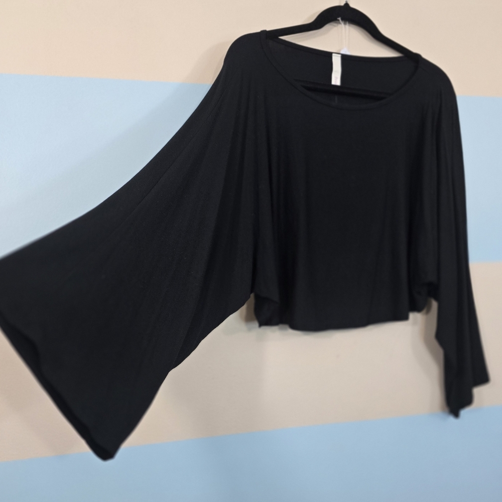 NWT Primi Elegant Black Women's Cropped Blouse - Picture 3 of 7